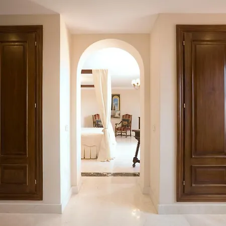 Villa La Perla Blanca Marbella