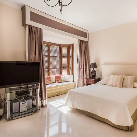 Villa La Perla Blanca Marbella